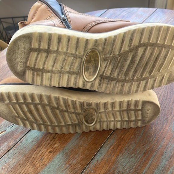 Harley moto boots, wore ten times tons of life left. Shifter mark on left boot. - Picture 3 of 5